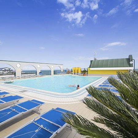 Residence Cristoforo Colombo - Carraro Immobiliare - Family Apartments กาออร์เล ภายนอก รูปภาพ