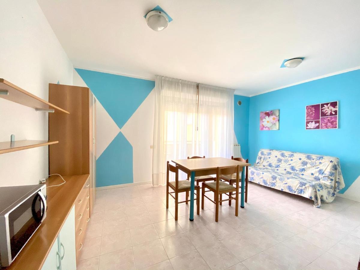 Residence Cristoforo Colombo - Carraro Immobiliare - Family Apartments กาออร์เล ภายนอก รูปภาพ
